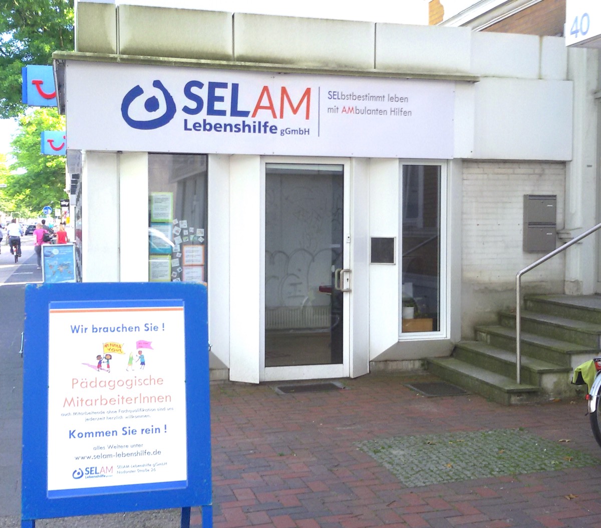 Auf dem 2. Bild sieht man das Beratungsbüro der SELAM-Lebenshilfe, welches inzwischen umgezogen ist.